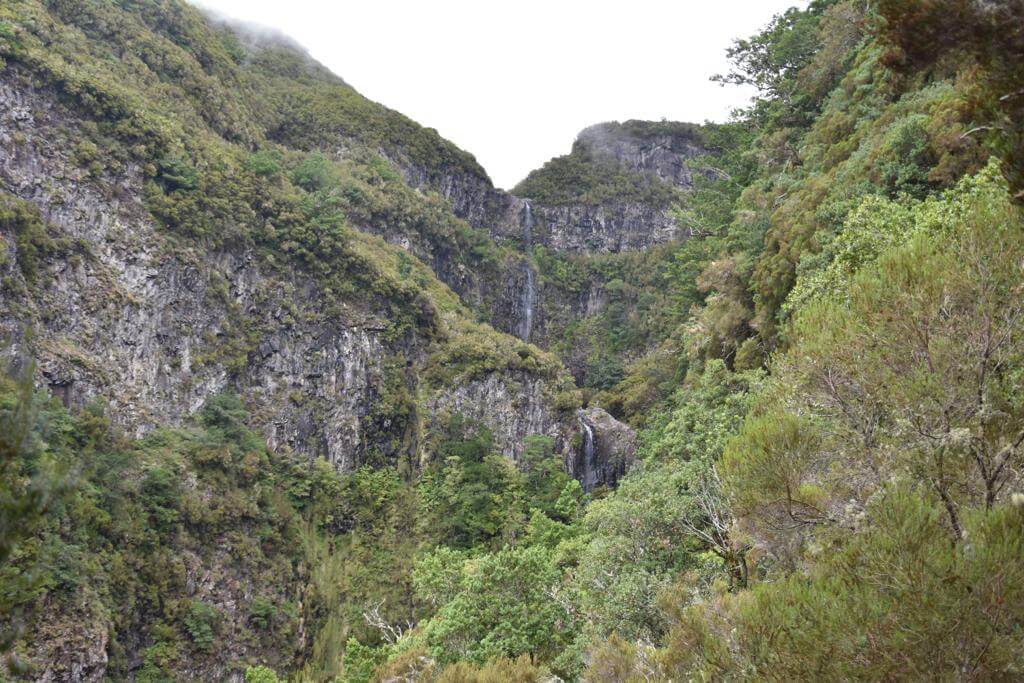 Je bekijkt nu Madeira Hike Levada Fontes 25 & Cascata do Risco